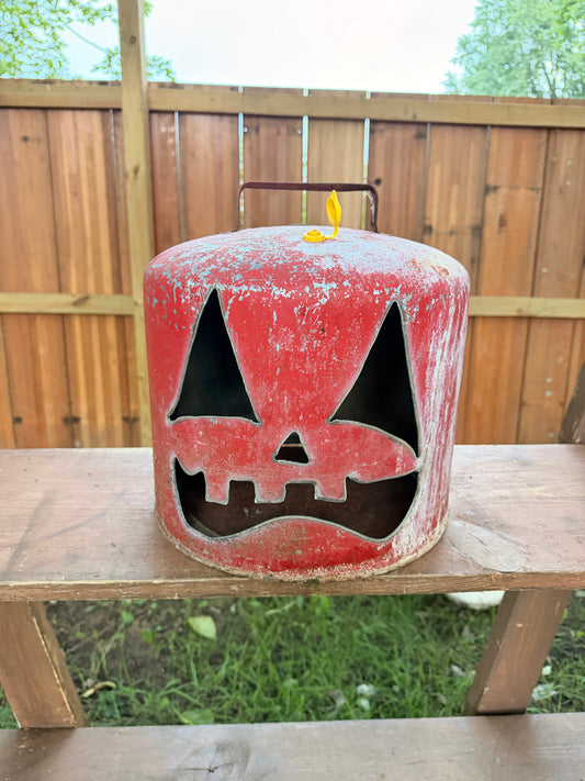 Hand cut gas can Jack-o-lantern C5