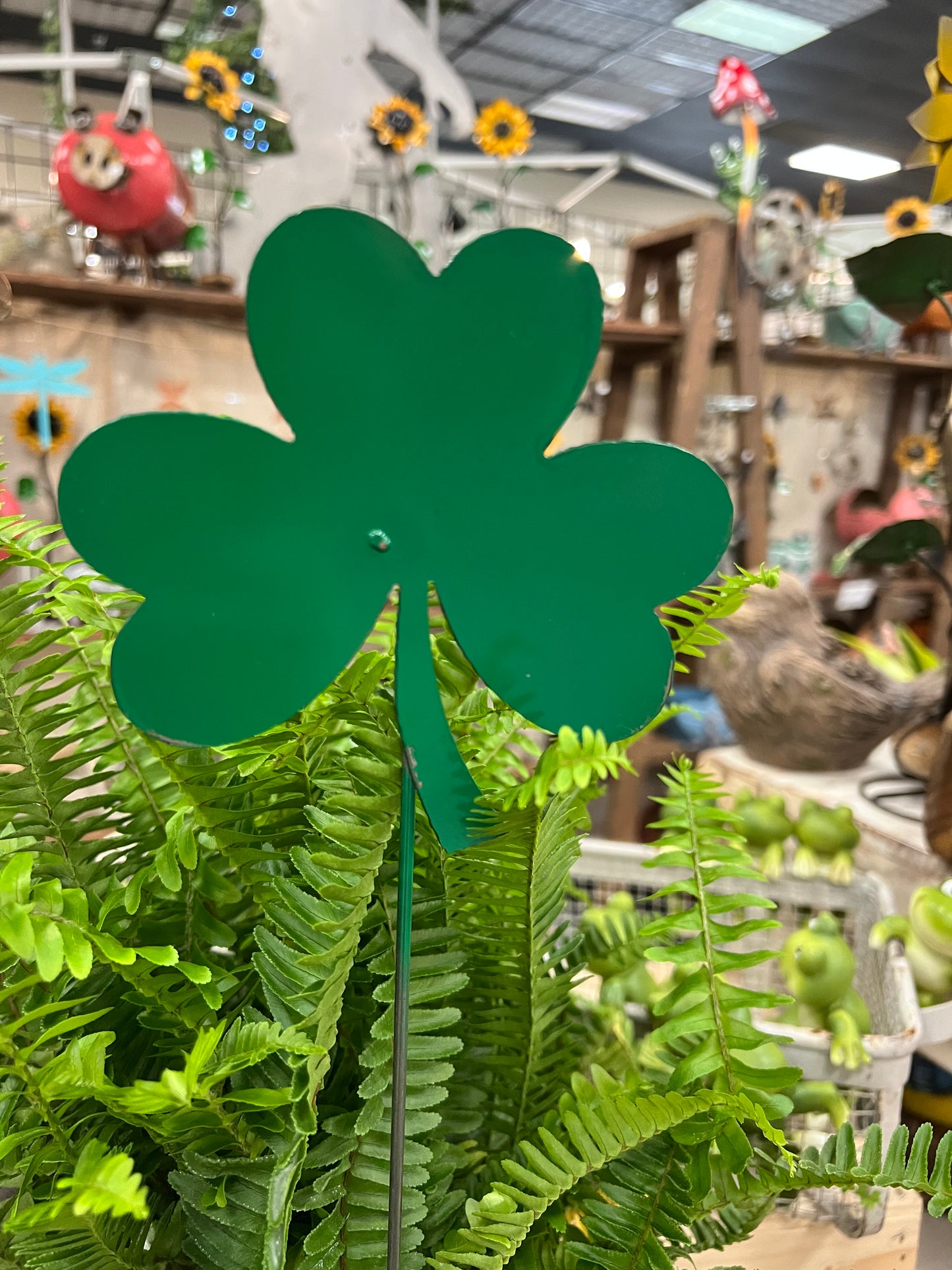 Mini shamrock yard stake