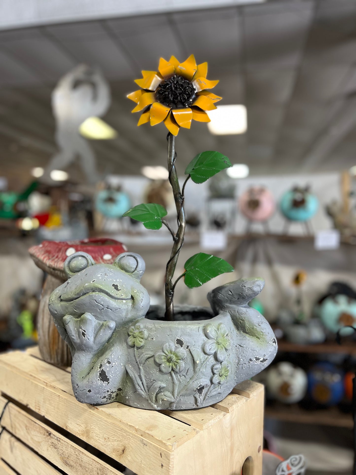 Lounging frog planter