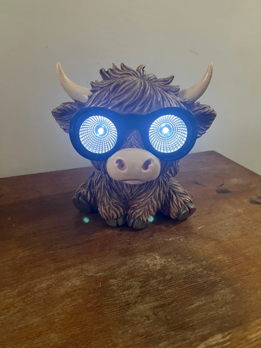 Highland cow solar light