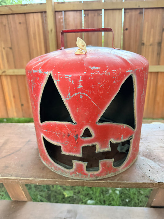 Hand cut gas can Jack-o-lantern C15