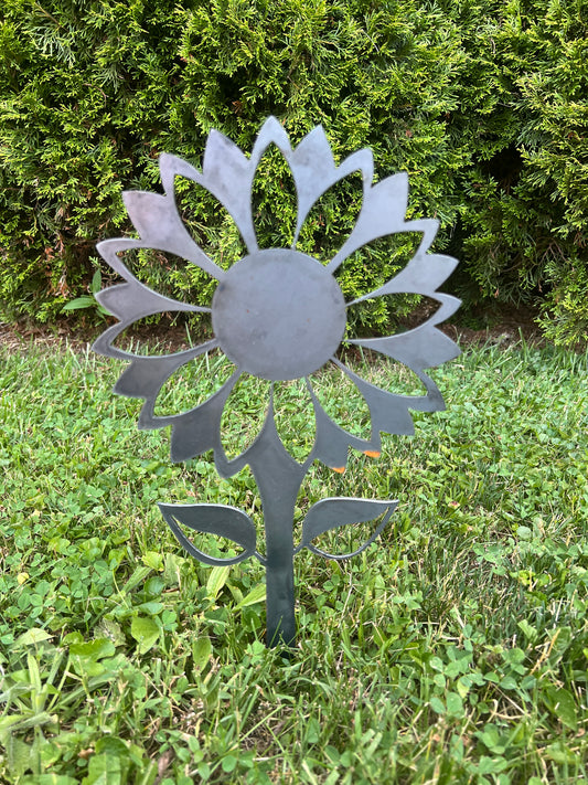 Sunflower yard stake 18 inches