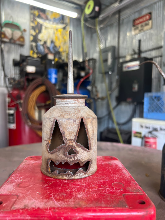 Vintage Jack-o-lantern oiler A1