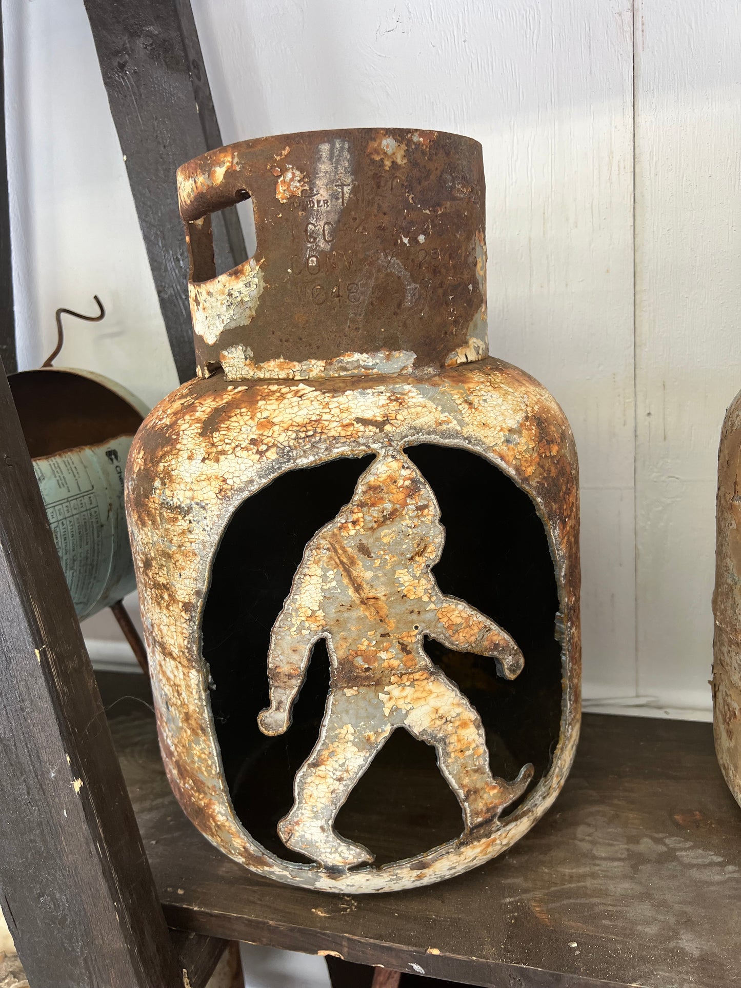 Hand cut big foot luminary