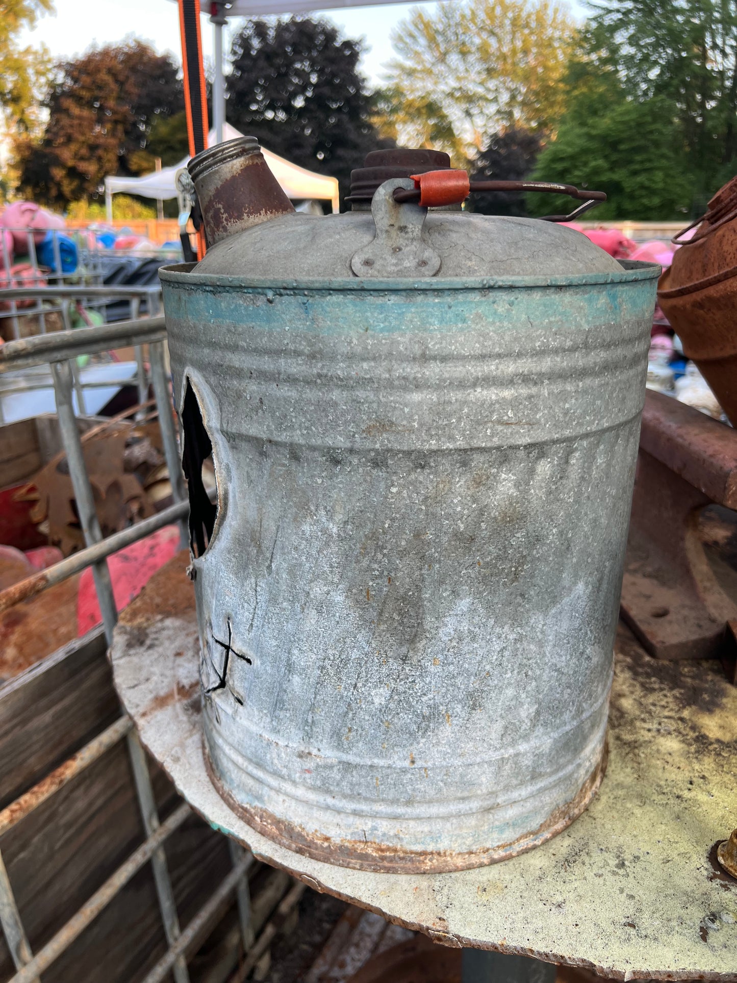 Vintage gas can Jack-o-lantern silver jack skeleton