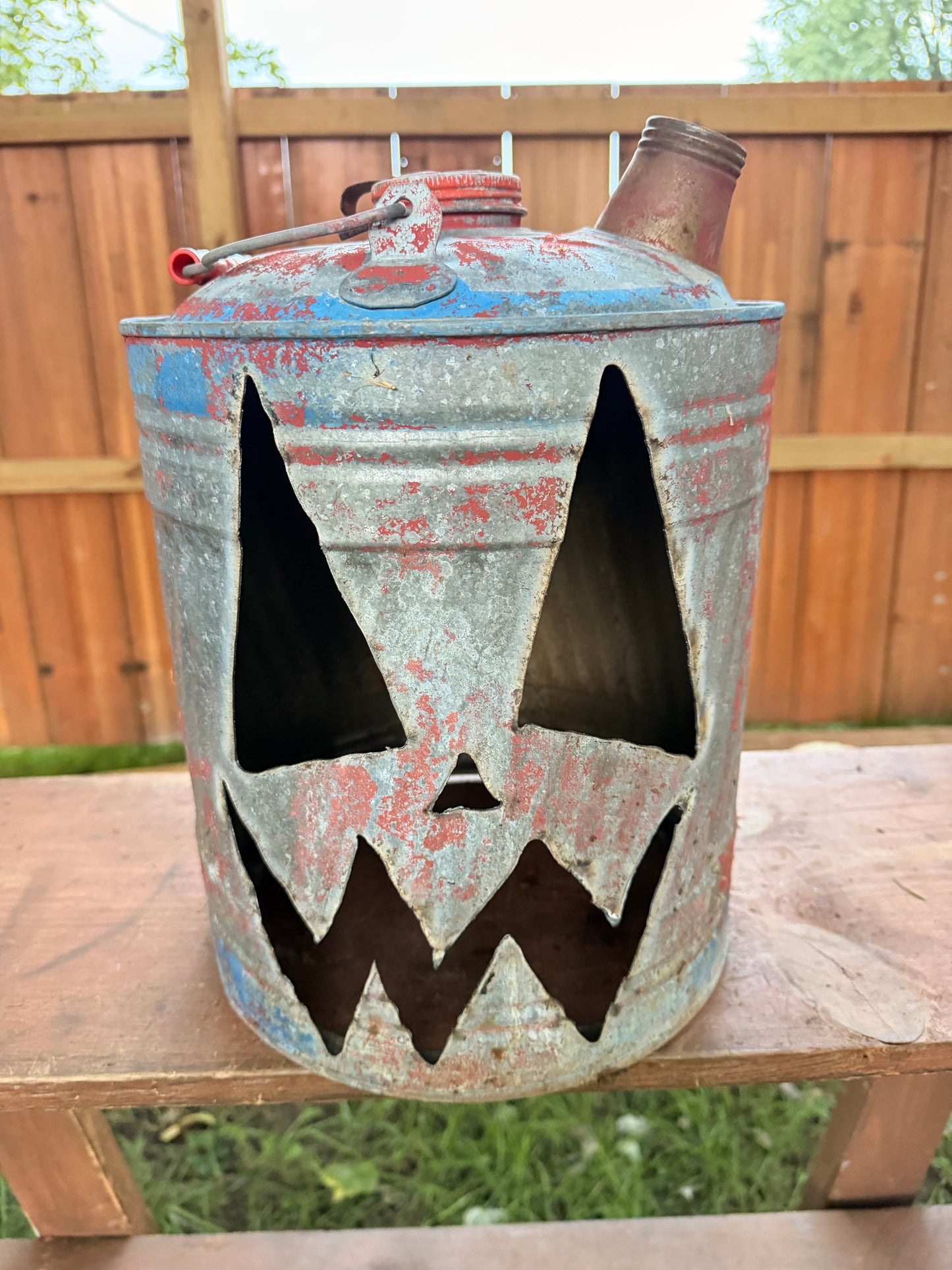 Hand cut gas can Jack-o-lantern C16