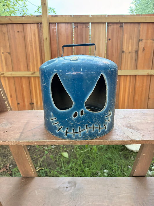 Hand cut gas can Jack-o-lantern C6