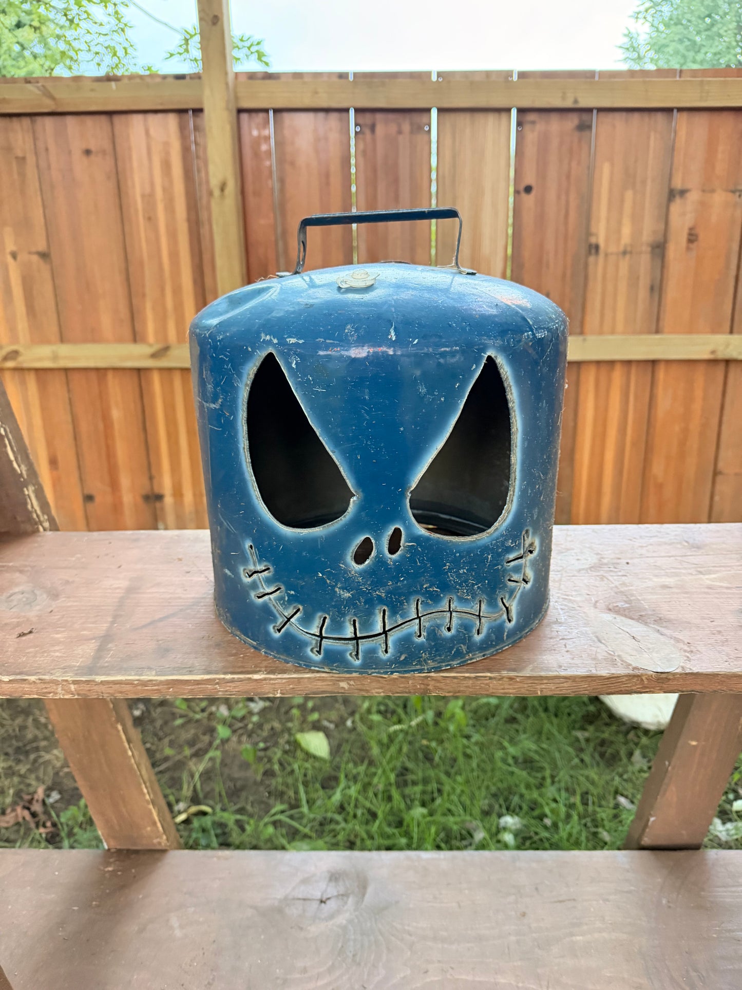 Hand cut gas can Jack-o-lantern C6