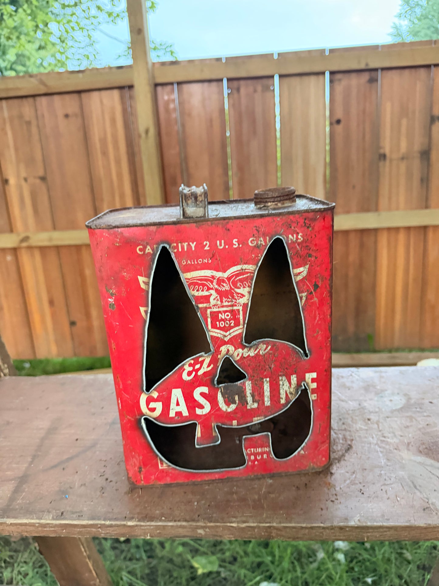 Hand cut gas can Jack-o-lantern C26