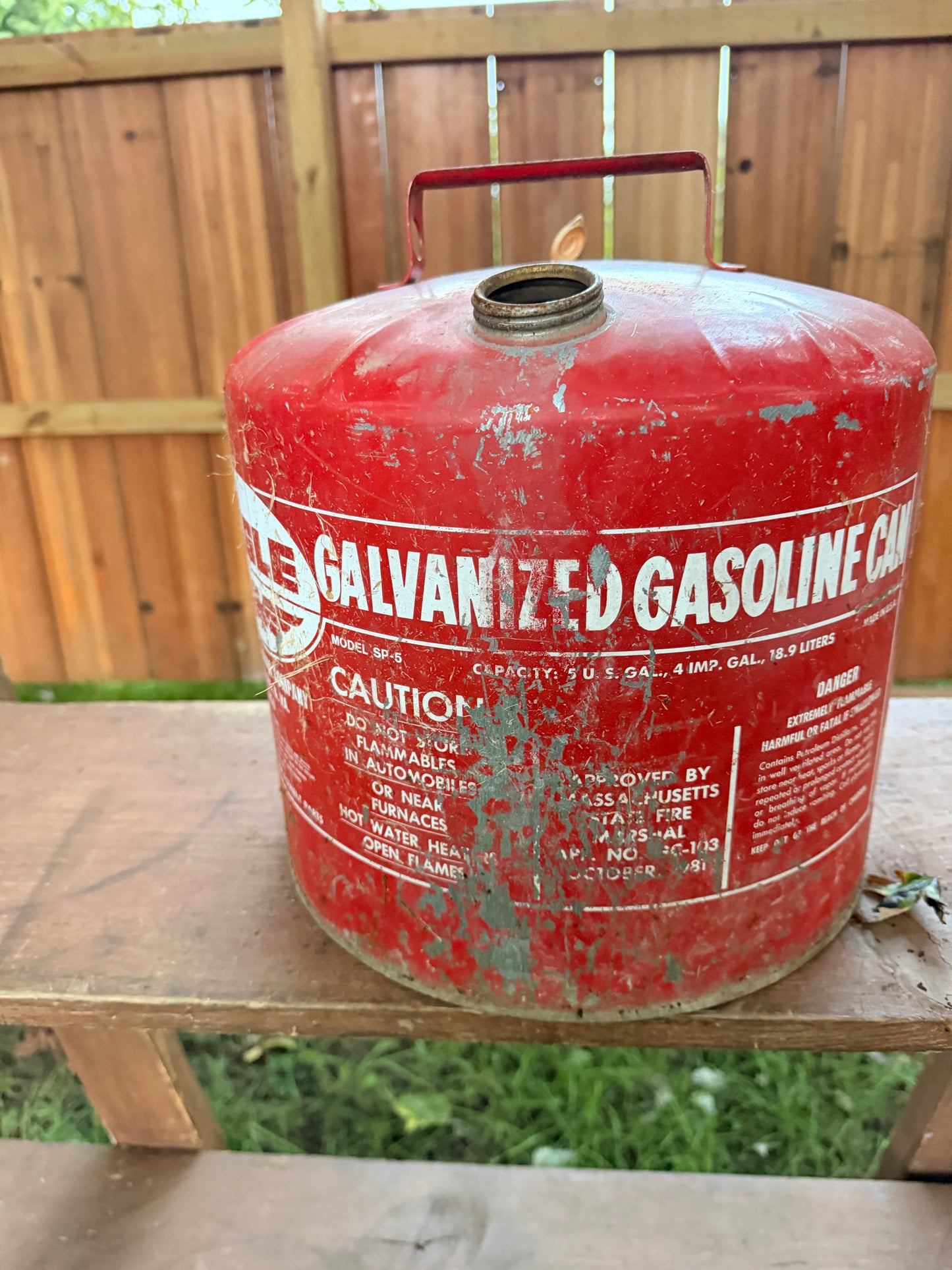 Hand cut gas can Jack-o-lantern C15