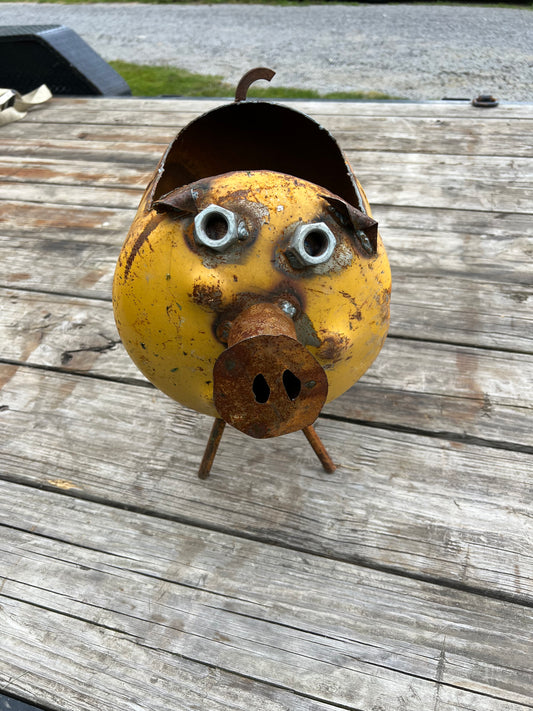 Pig planter rustic yellow repurposed metal art (B)