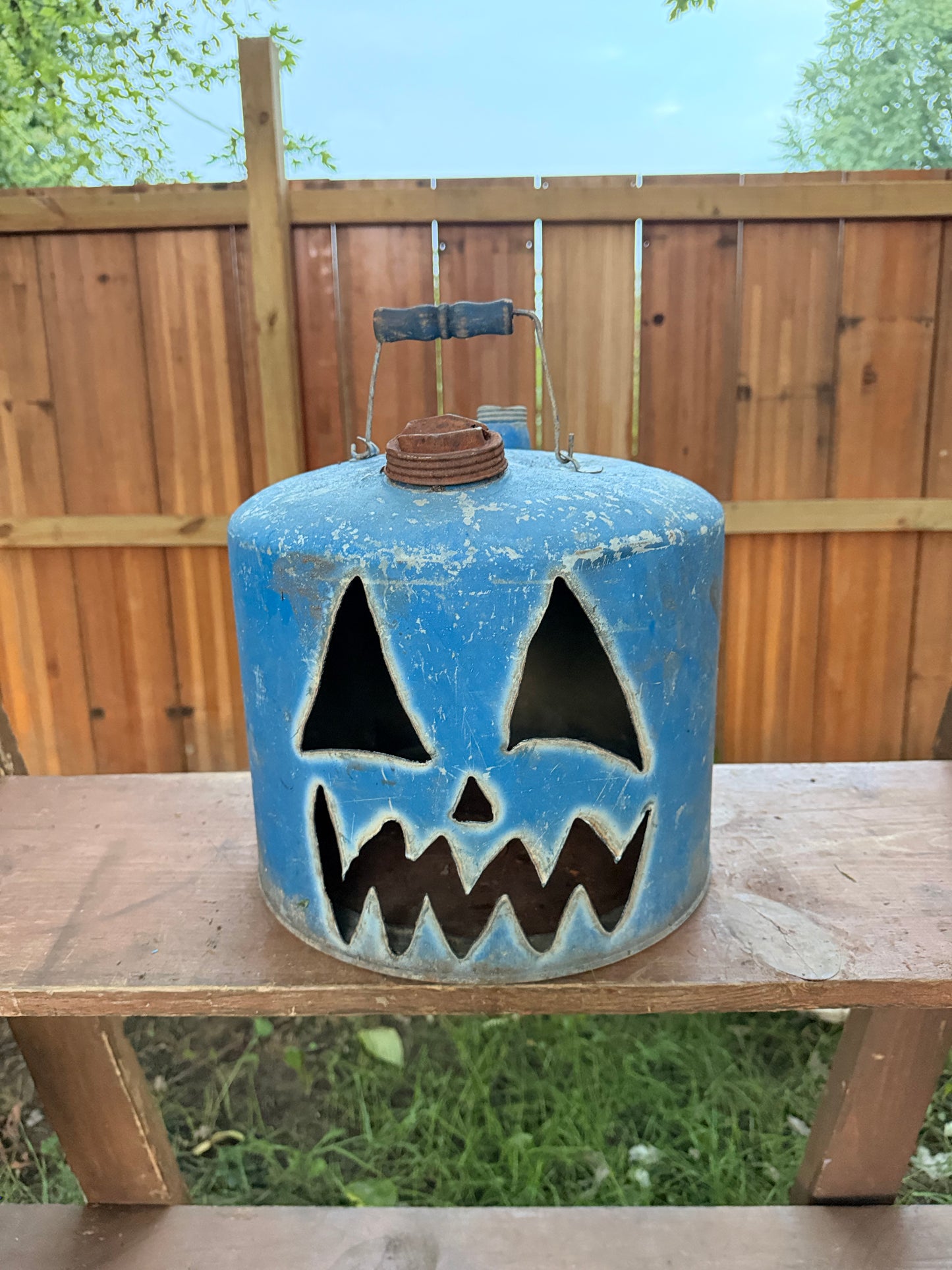 Hand cut gas can Jack-o-lantern C21