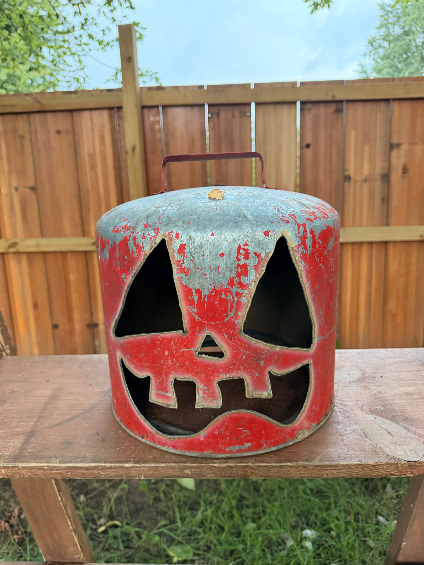 Hand cut gas can Jack-o-lantern C3