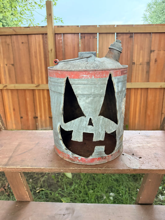Hand cut gas can Jack-o-lantern C10