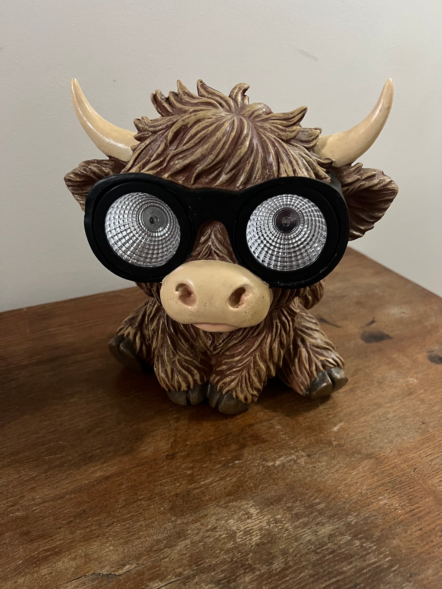 Highland cow solar light