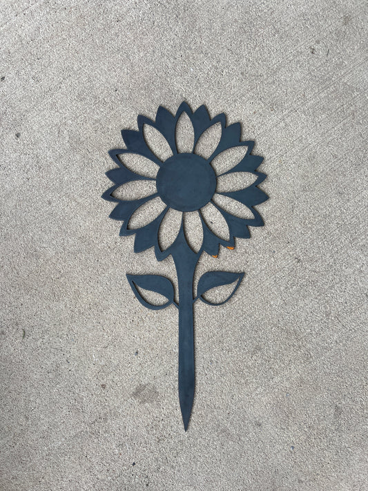 Sunflower yard stake 18 inches