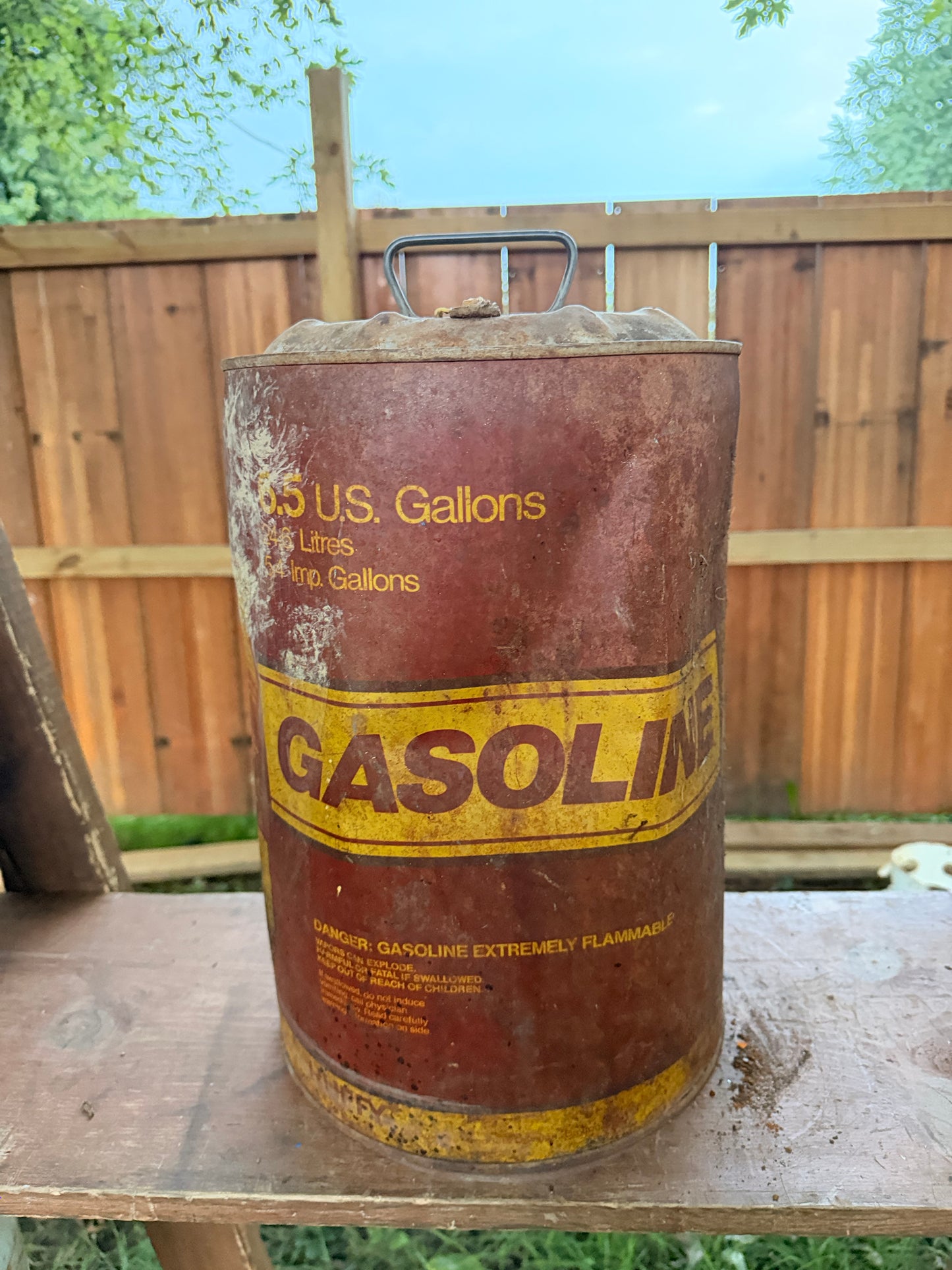 Hand cut gas can Jack-o-lantern C20